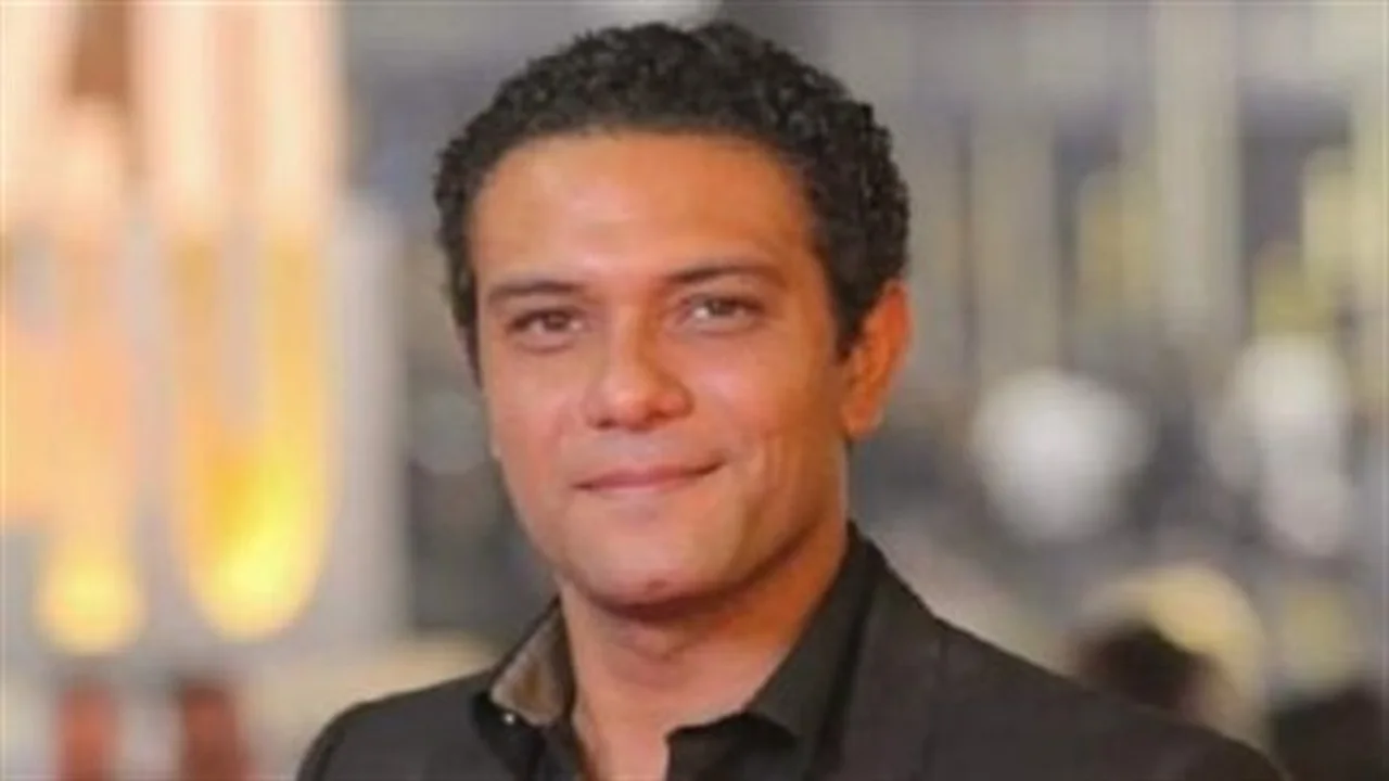 رحلة ملهمة.. آسر ياسين يحقق نجاحات بارزة من المسرح إلى السرب